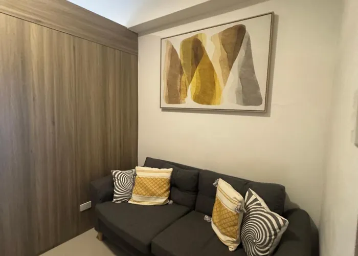 Fame Residences Near Edsa Shangrila Apartamento *